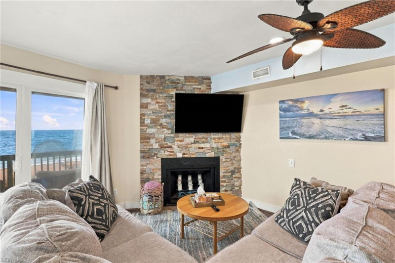 Photo 5 of 43 residential for sale in Virginia Beach virginia