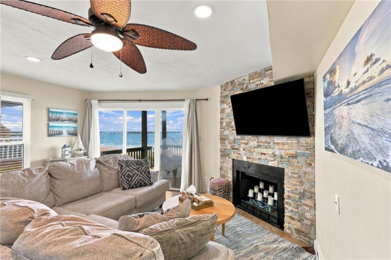 Photo 6 of 43 residential for sale in Virginia Beach virginia