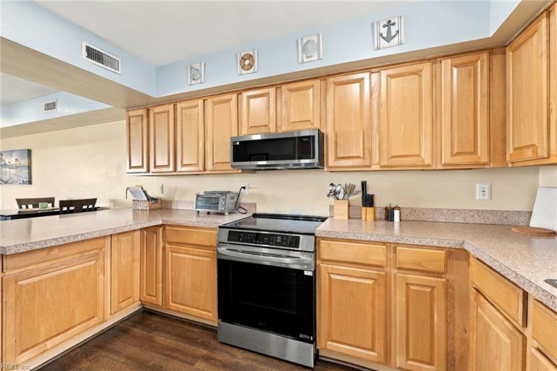 Photo 9 of 43 residential for sale in Virginia Beach virginia