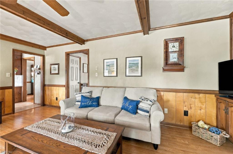 Photo 10 of 47 residential for sale in Chesapeake virginia