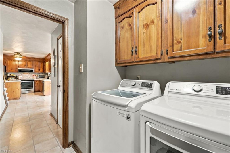 Photo 18 of 47 residential for sale in Chesapeake virginia