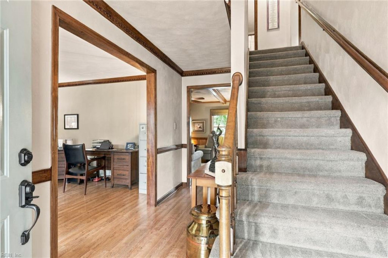 Photo 4 of 47 residential for sale in Chesapeake virginia