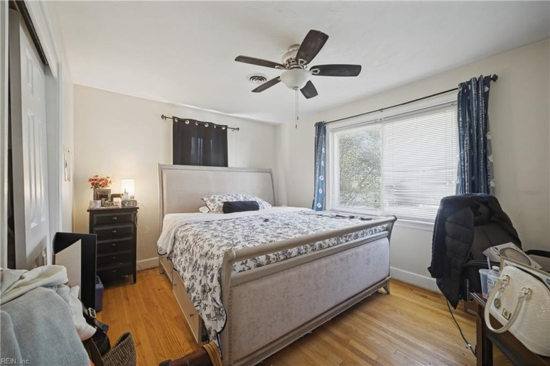 Photo 14 of 21 residential for sale in Portsmouth virginia