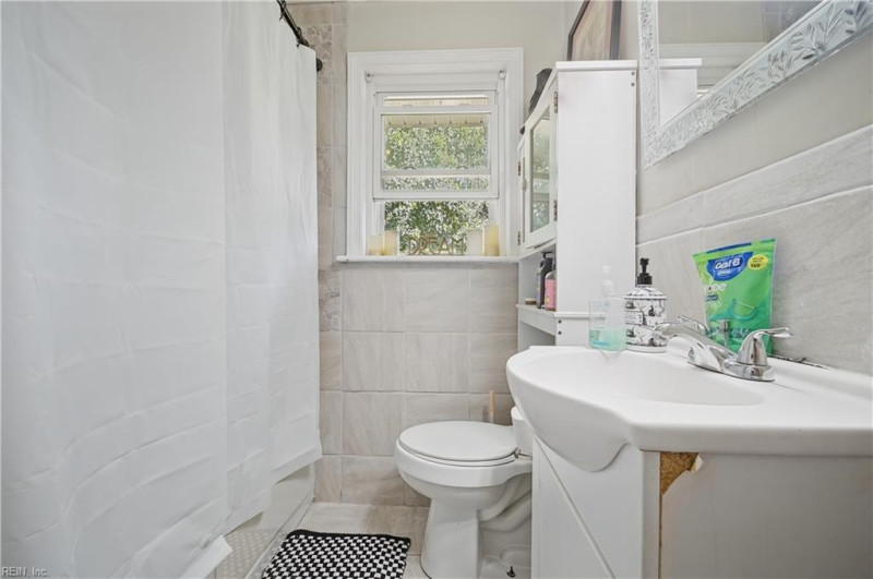 Photo 16 of 21 residential for sale in Portsmouth virginia