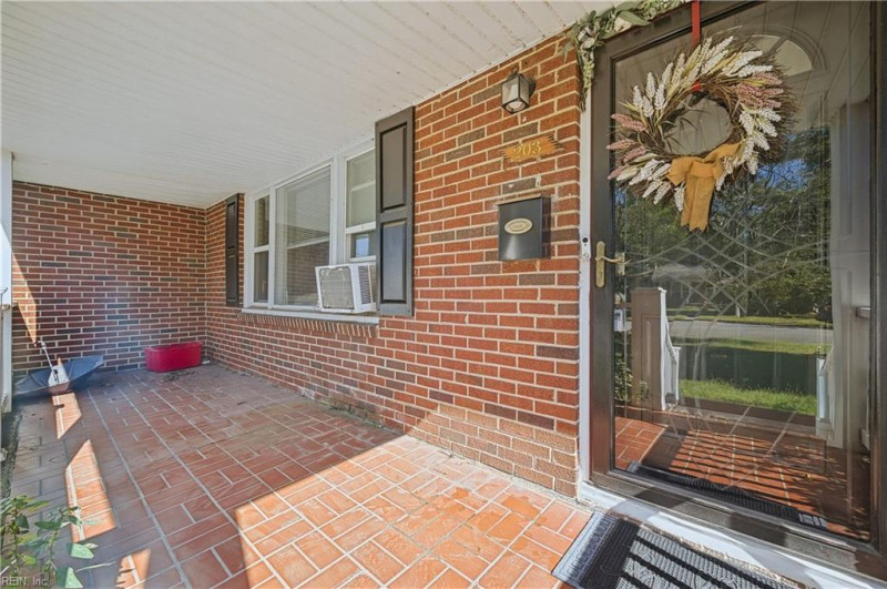 Photo 5 of 21 residential for sale in Portsmouth virginia