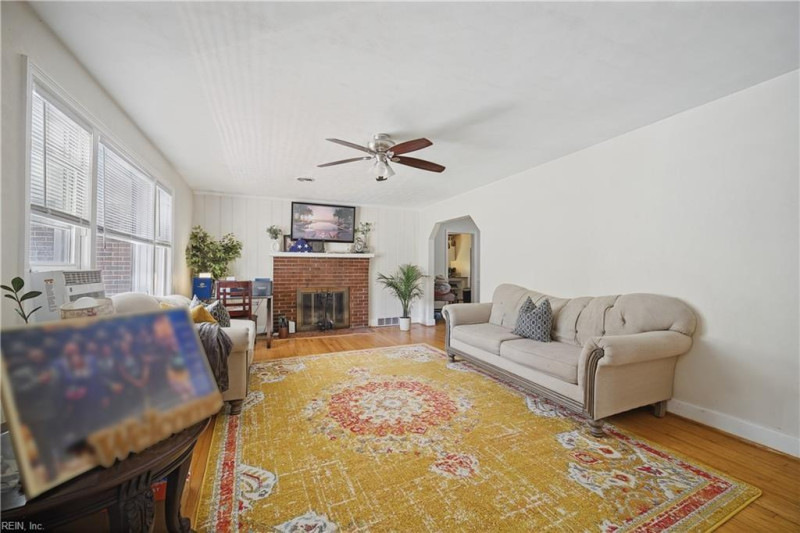 Photo 6 of 21 residential for sale in Portsmouth virginia