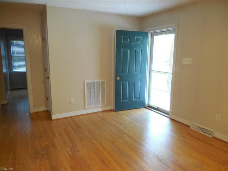 Photo 3 of 16 residential for sale in King William County virginia