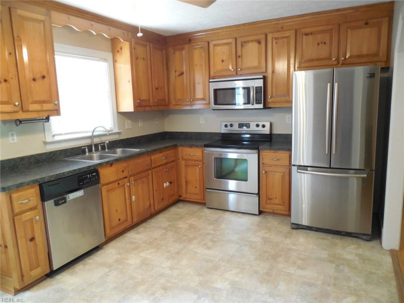 Photo 6 of 16 residential for sale in King William County virginia