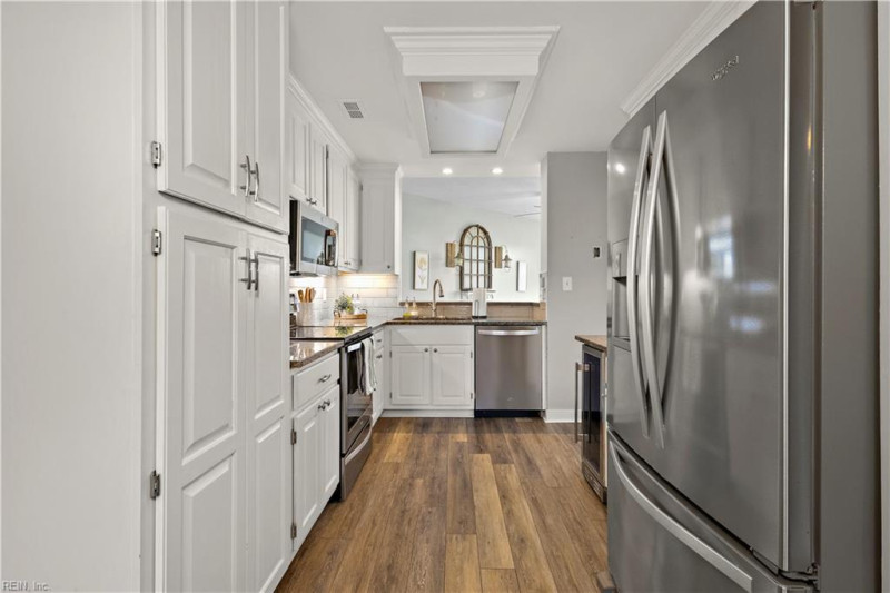 Photo 14 of 39 residential for sale in Hampton virginia