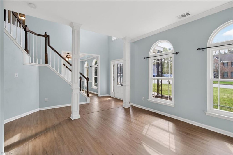 Photo 10 of 42 residential for sale in Chesapeake virginia