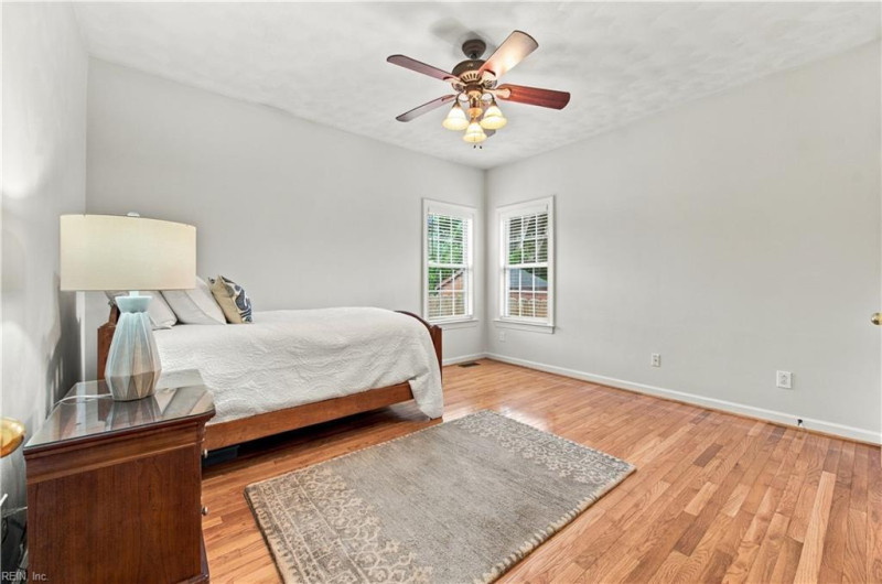 Photo 16 of 39 residential for sale in Chesapeake virginia