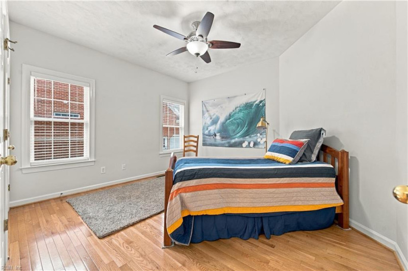 Photo 18 of 39 residential for sale in Chesapeake virginia