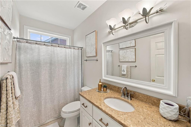 Photo 19 of 39 residential for sale in Chesapeake virginia