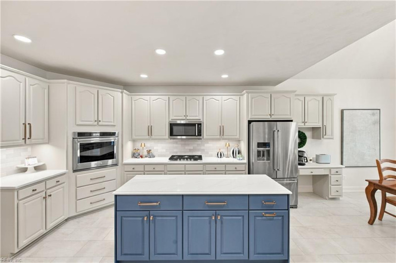 Photo 6 of 39 residential for sale in Chesapeake virginia