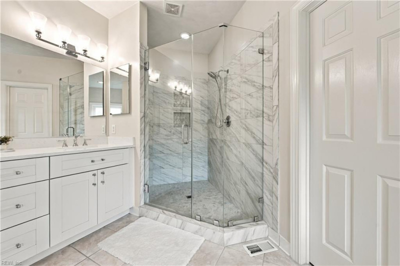 Photo 9 of 39 residential for sale in Chesapeake virginia