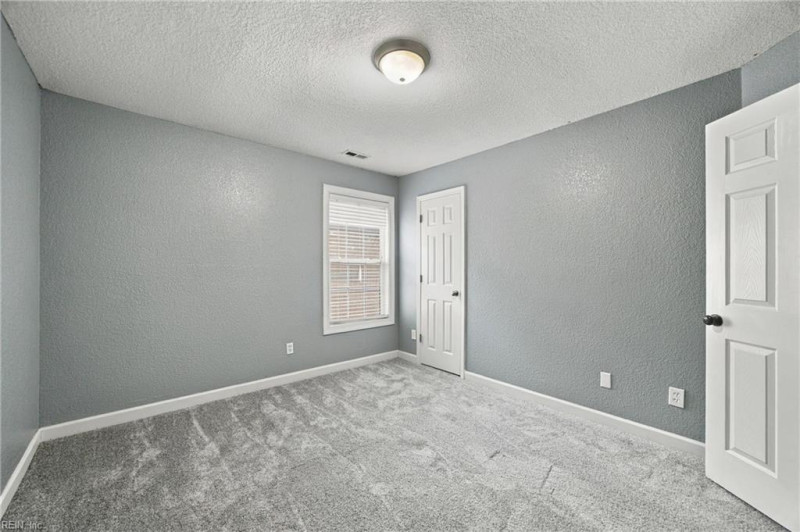 Photo 18 of 37 residential for sale in Chesapeake virginia Photo 18 of 37 residential for sale in Chesapeake virginia