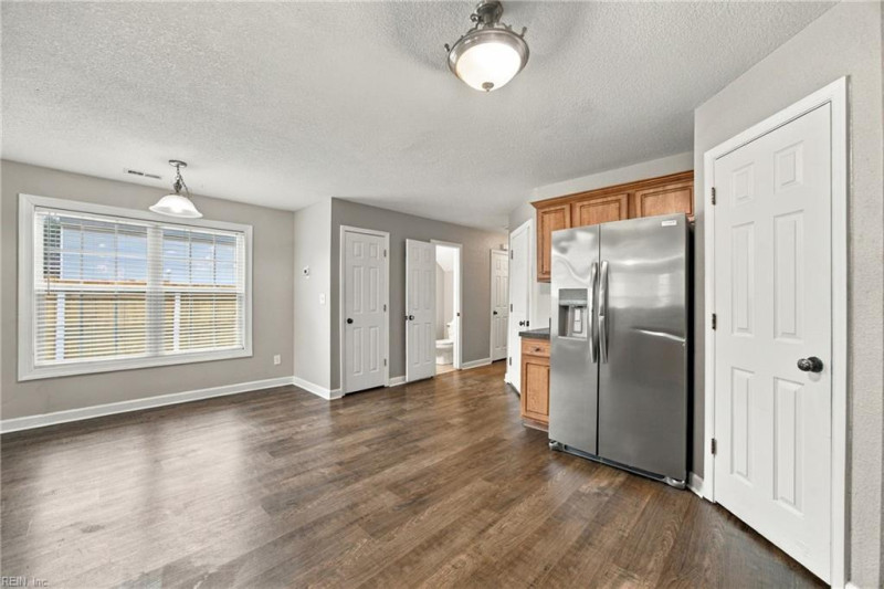 Photo 6 of 37 residential for sale in Chesapeake virginia Photo 6 of 37 residential for sale in Chesapeake virginia