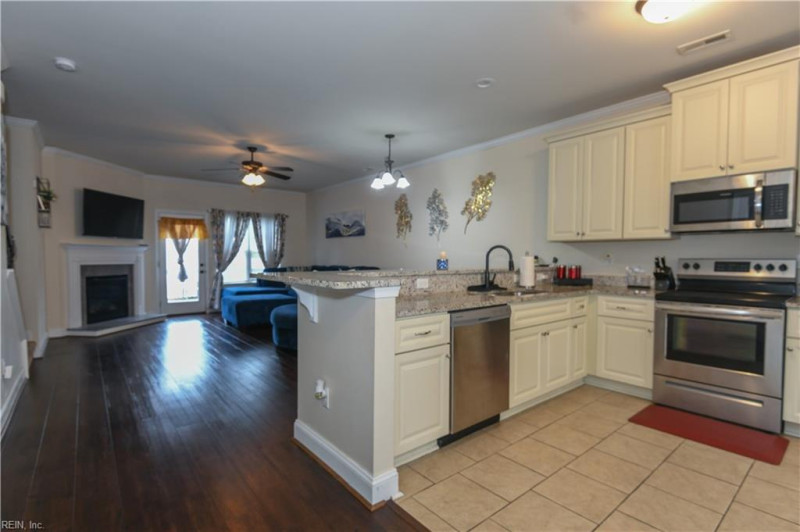 Photo 4 of 33 residential for sale in Chesapeake virginia Photo 4 of 33 residential for sale in Chesapeake virginia