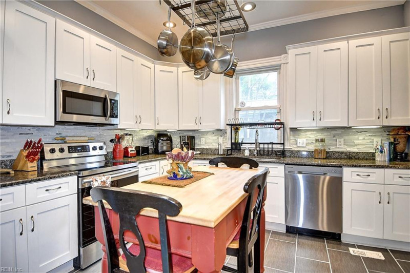 Photo 23 of 46 residential for sale in Portsmouth virginia