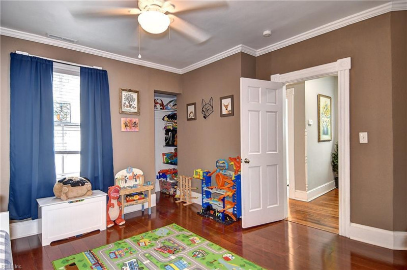 Photo 33 of 46 residential for sale in Portsmouth virginia