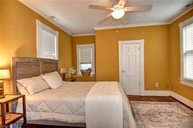 Photo 34 of 46 residential for sale in Portsmouth virginia