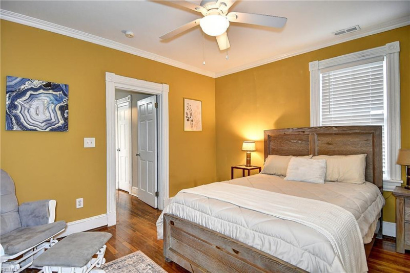 Photo 35 of 46 residential for sale in Portsmouth virginia