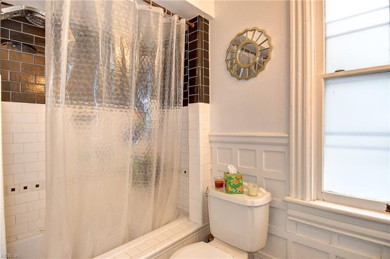 Photo 37 of 46 residential for sale in Portsmouth virginia
