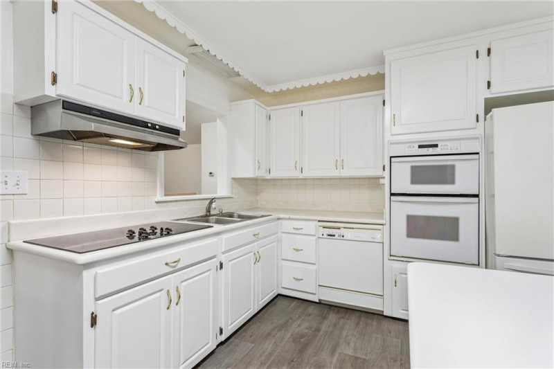 Photo 17 of 48 residential for sale in Portsmouth virginia