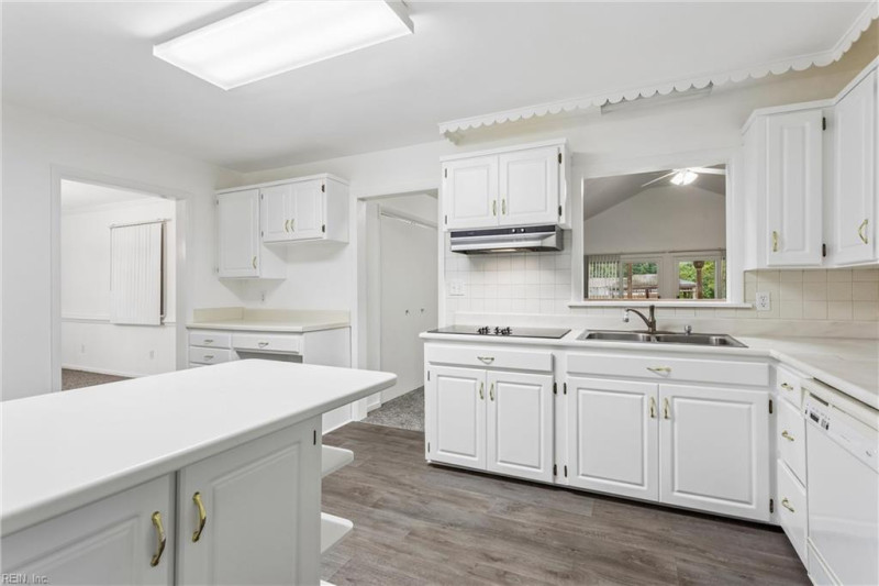 Photo 19 of 48 residential for sale in Portsmouth virginia