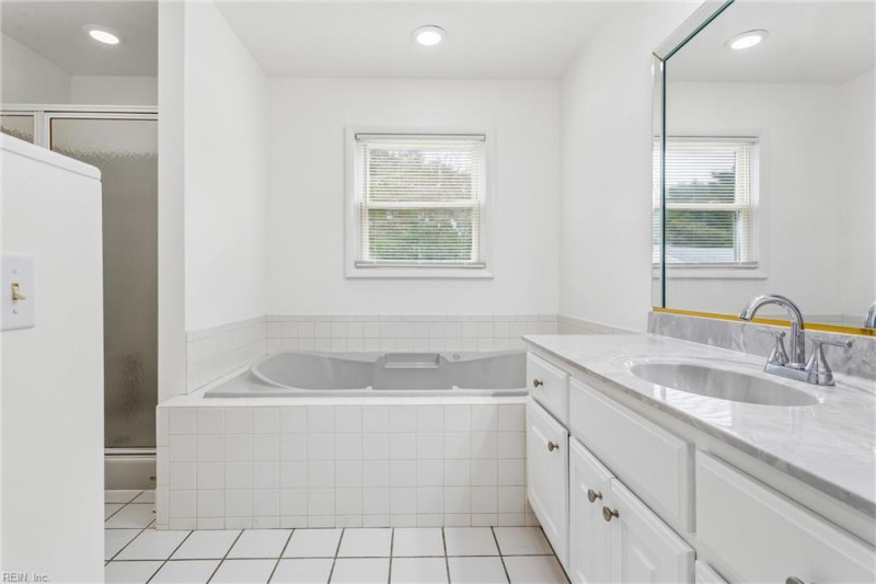 Photo 25 of 48 residential for sale in Portsmouth virginia