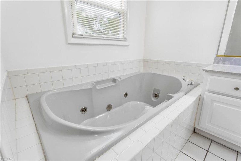 Photo 26 of 48 residential for sale in Portsmouth virginia