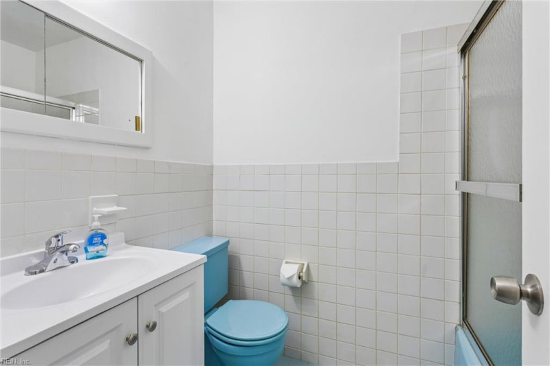 Photo 32 of 48 residential for sale in Portsmouth virginia