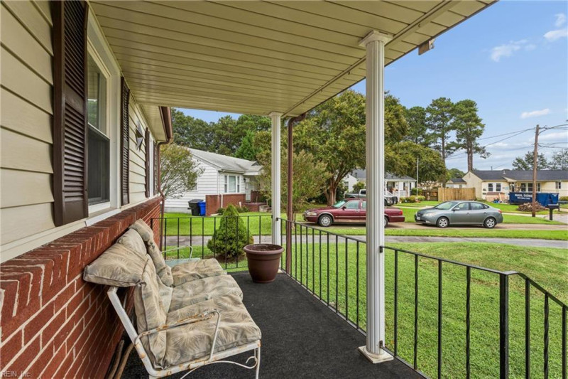 Photo 5 of 48 residential for sale in Portsmouth virginia