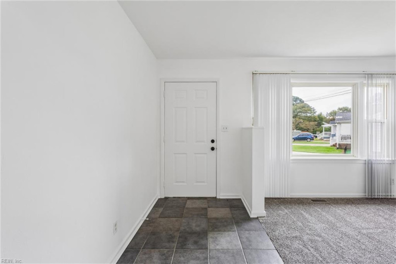 Photo 7 of 48 residential for sale in Portsmouth virginia