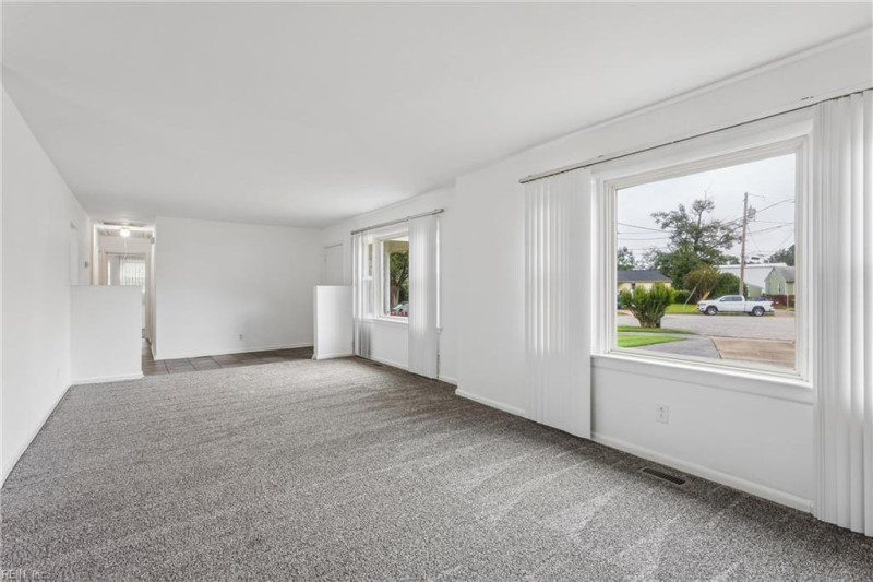 Photo 9 of 48 residential for sale in Portsmouth virginia