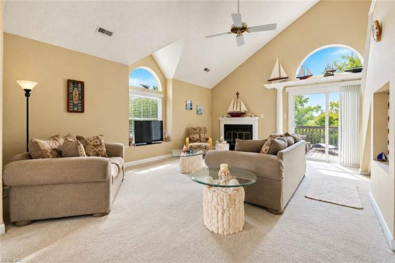 Photo 13 of 33 residential for sale in Virginia Beach virginia