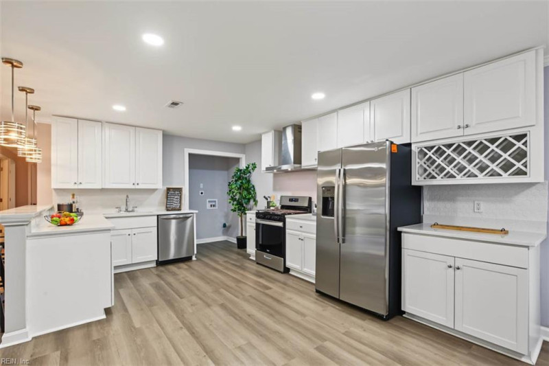 Photo 11 of 25 residential for sale in Virginia Beach virginia