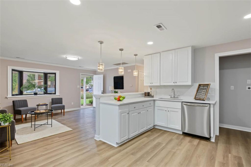 Photo 13 of 25 residential for sale in Virginia Beach virginia