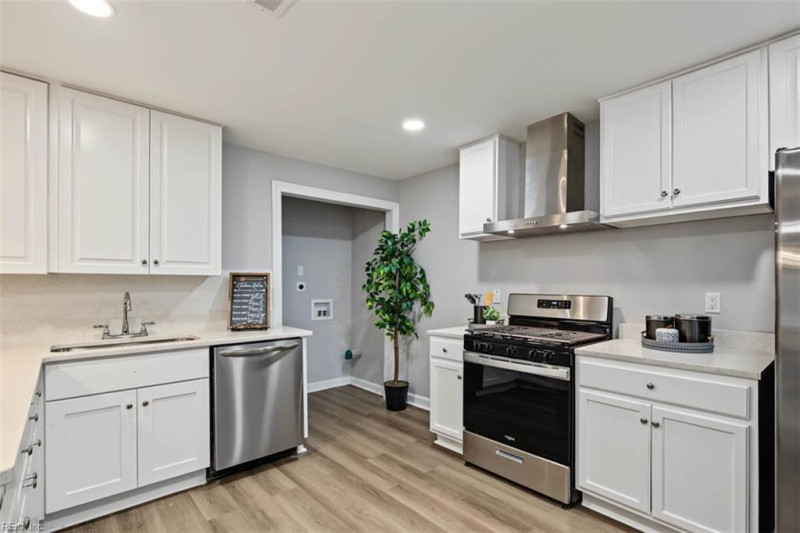Photo 14 of 25 residential for sale in Virginia Beach virginia