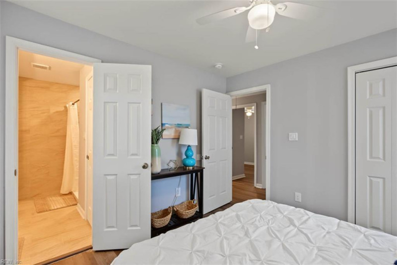 Photo 18 of 25 residential for sale in Virginia Beach virginia