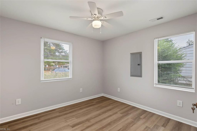 Photo 21 of 25 residential for sale in Virginia Beach virginia