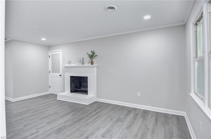 Photo 14 of 50 residential for sale in Virginia Beach virginia