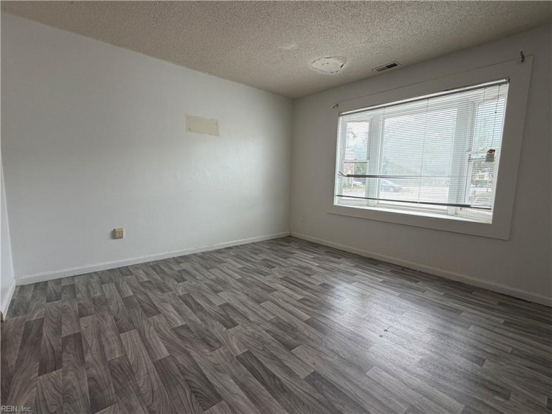 Photo 3 of 13 residential for sale in Virginia Beach virginia