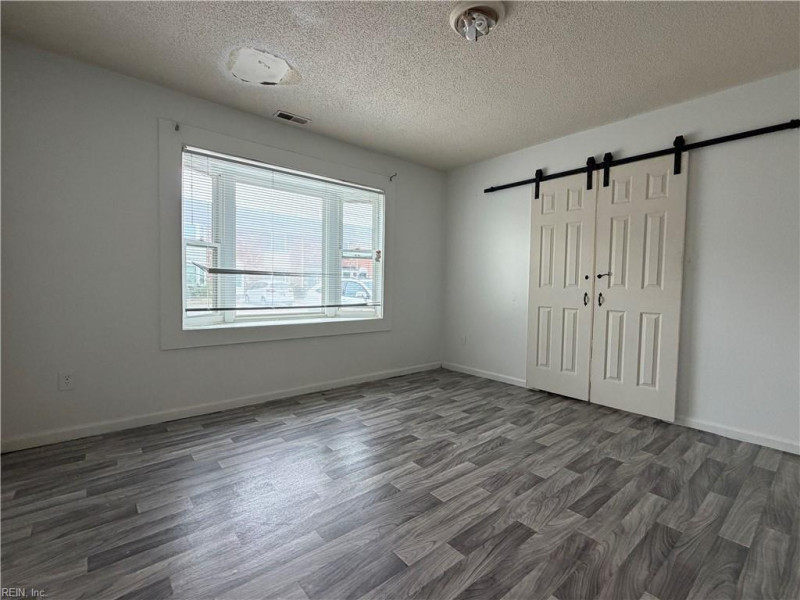 Photo 4 of 13 residential for sale in Virginia Beach virginia