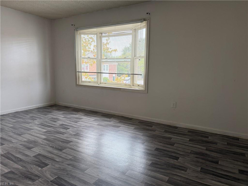 Photo 6 of 13 residential for sale in Virginia Beach virginia
