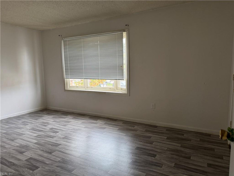 Photo 8 of 13 residential for sale in Virginia Beach virginia