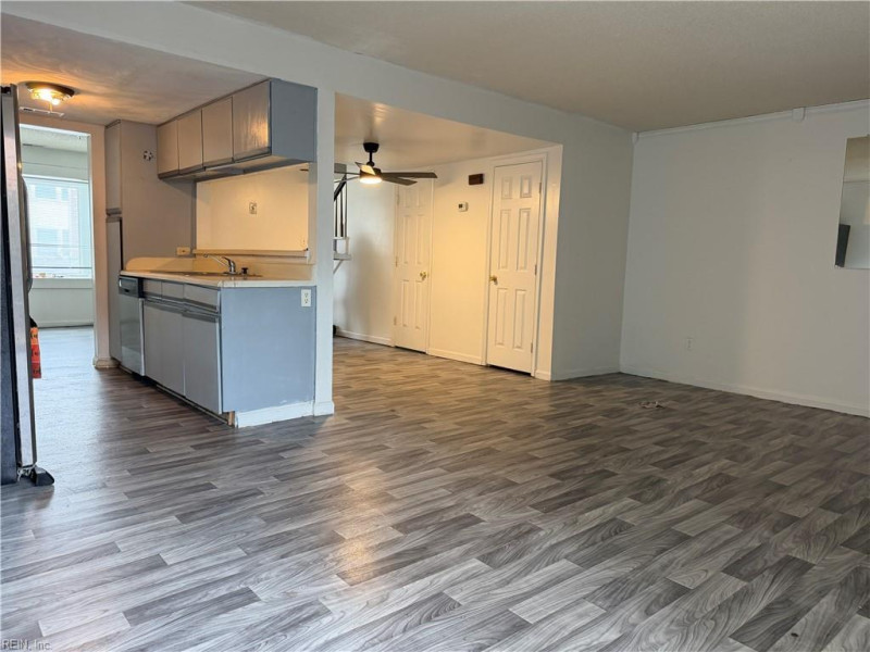 Photo 9 of 13 residential for sale in Virginia Beach virginia