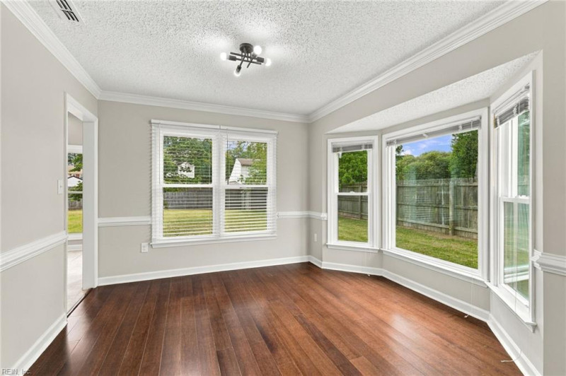 Photo 11 of 36 residential for sale in Hampton virginia