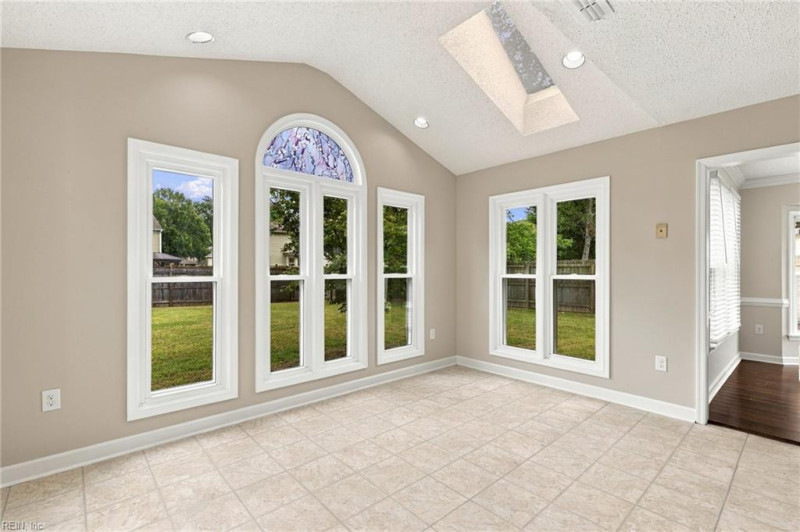 Photo 15 of 36 residential for sale in Hampton virginia