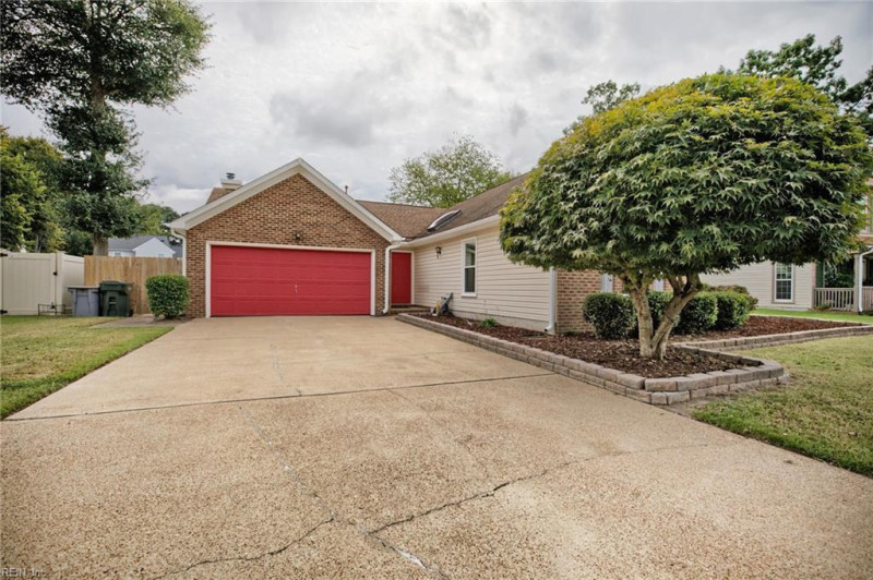 Photo 8 of 36 residential for sale in Hampton virginia